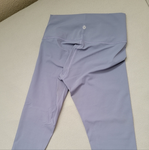 2 pairs of Lululemon size 6 - Picture 3 of 6